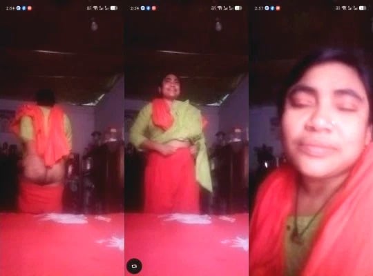 Desi Bhabhi Shows Nude Body on VC Part 1 HD Video